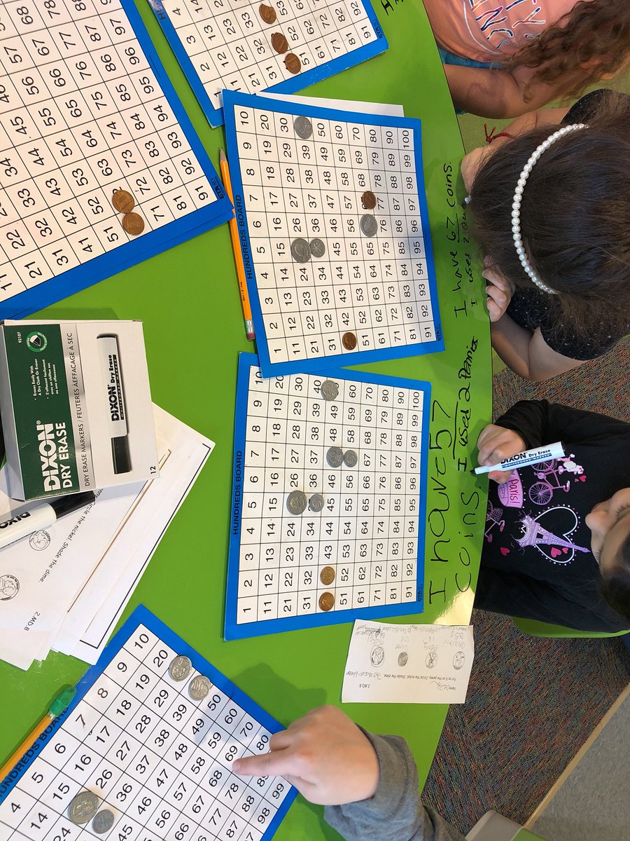karitgillespie's tweet image. Using 100s boards to add our money then writing about our discoveries! #mathwriting #newheights @LHESPrincipal