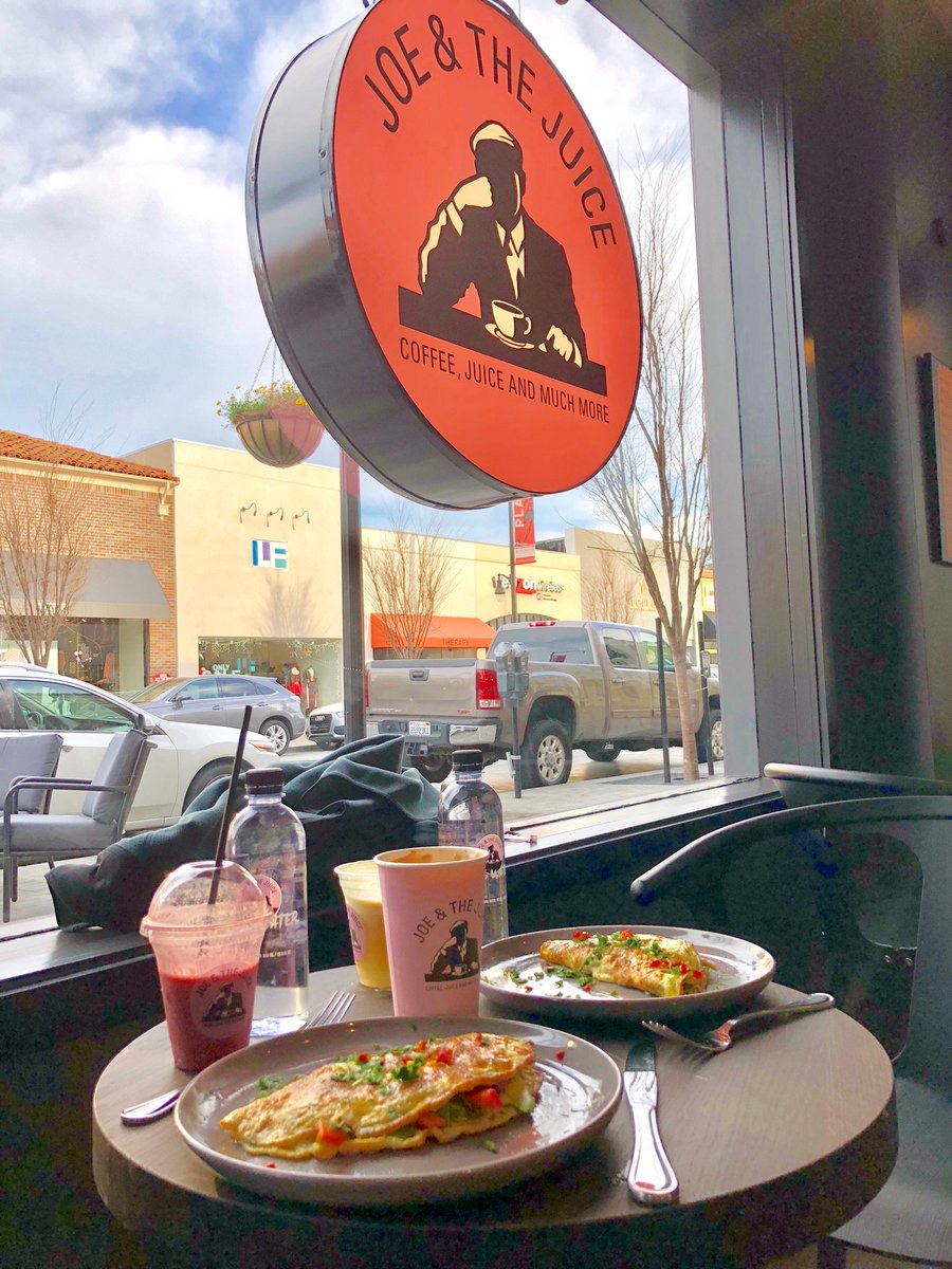 PrivateSpring's tweet photo. Thank you to Mohammad and the team for a fun day at the grand opening of the newest @joeandthejuice off Burlingame Ave in Burlingame CA. Amazing omelettes, coffee and natural spring water from Private Spring Water.
#joeandthejuice #bottleyourbusiness | #privatelabel https://t.co/olJRKDxt9Q