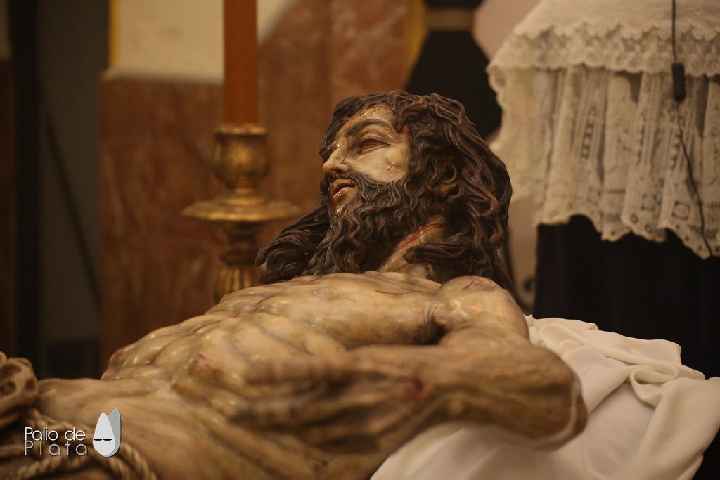 paliodeplata's tweet photo. 📣 La @HDescendimiento aprobó ayer por unanimidad, en Cabildo Extraordinario Urgente, la restauración de la imagen de Nuestro Señor Jesucristo del Sagrado Descendimiento 
#CofradíasMLG https://t.co/gpER3lX4cm