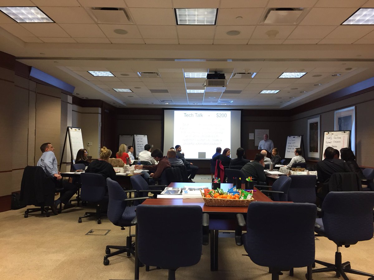 #ds#glc@upser DS class having a good discussion regarding the solutions we offer at the Corporate office.