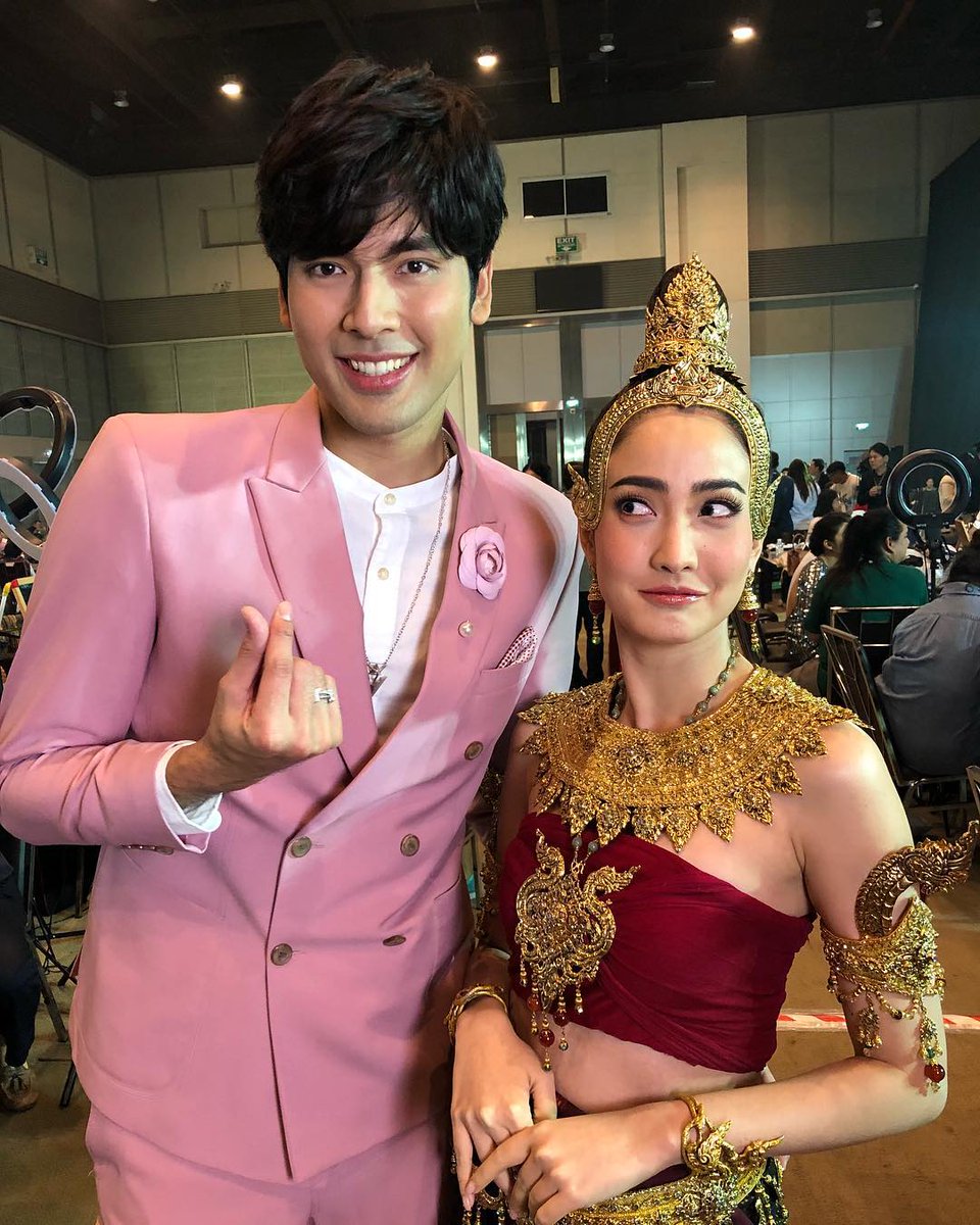 สสวก พี่แต้ว.... ทำไมมองแรงใส่แบบเน้ <a href="/taewnatapohnLuv/">Luv พี่แต้ว - Fc 💫</a>