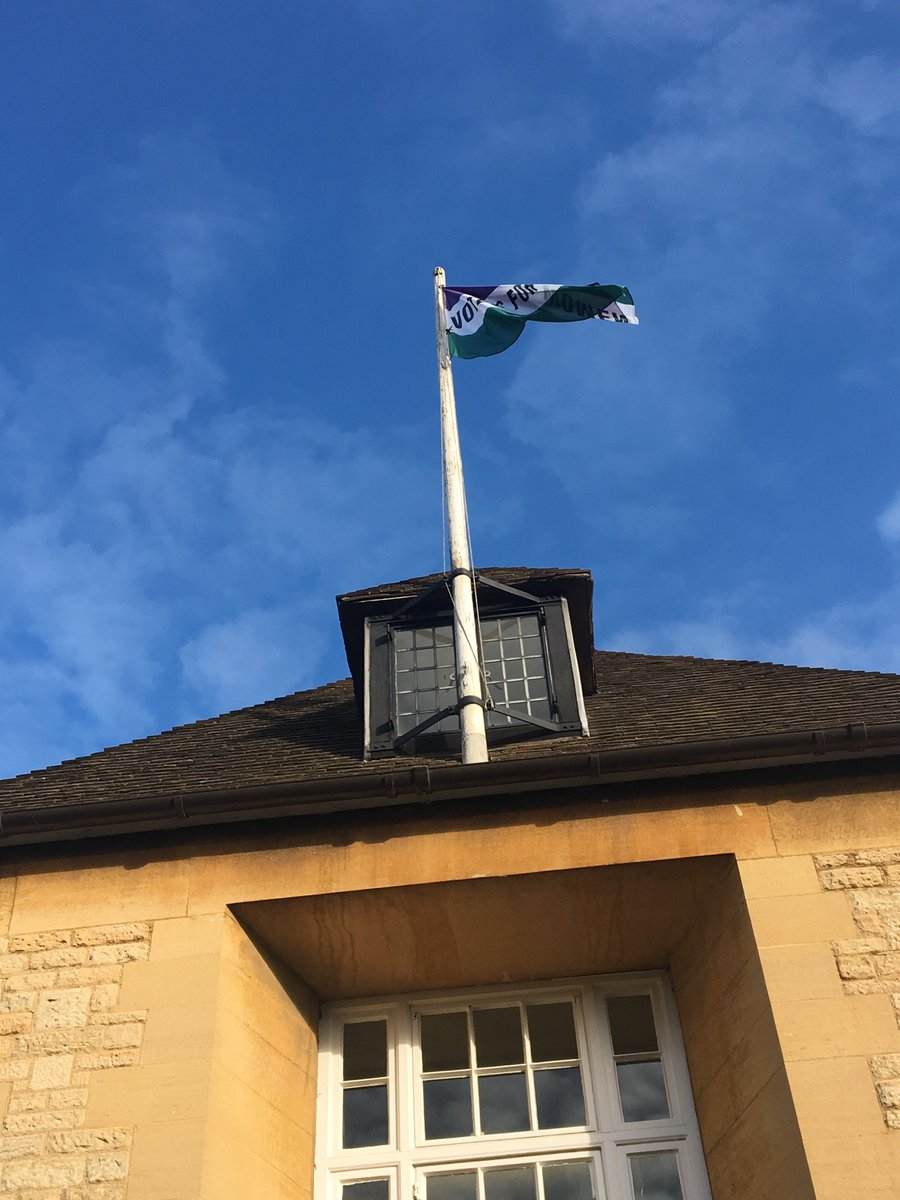 Today our #votesforwomen flag is flying over the Faculty #Suffrage100 #Suffragette100 @TORCHOxford @UniofOxford