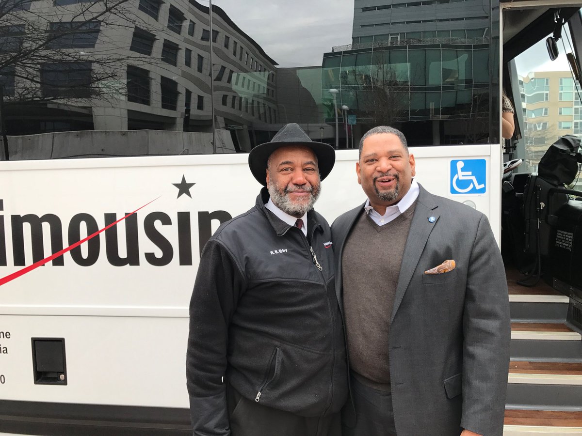 restonlimo's tweet photo. #gwmysterytour #wdcep #LGWiseverywhere bus tour of DC to showcase our city for new CEO Washington DC board of trade https://t.co/r24CLmnd6k