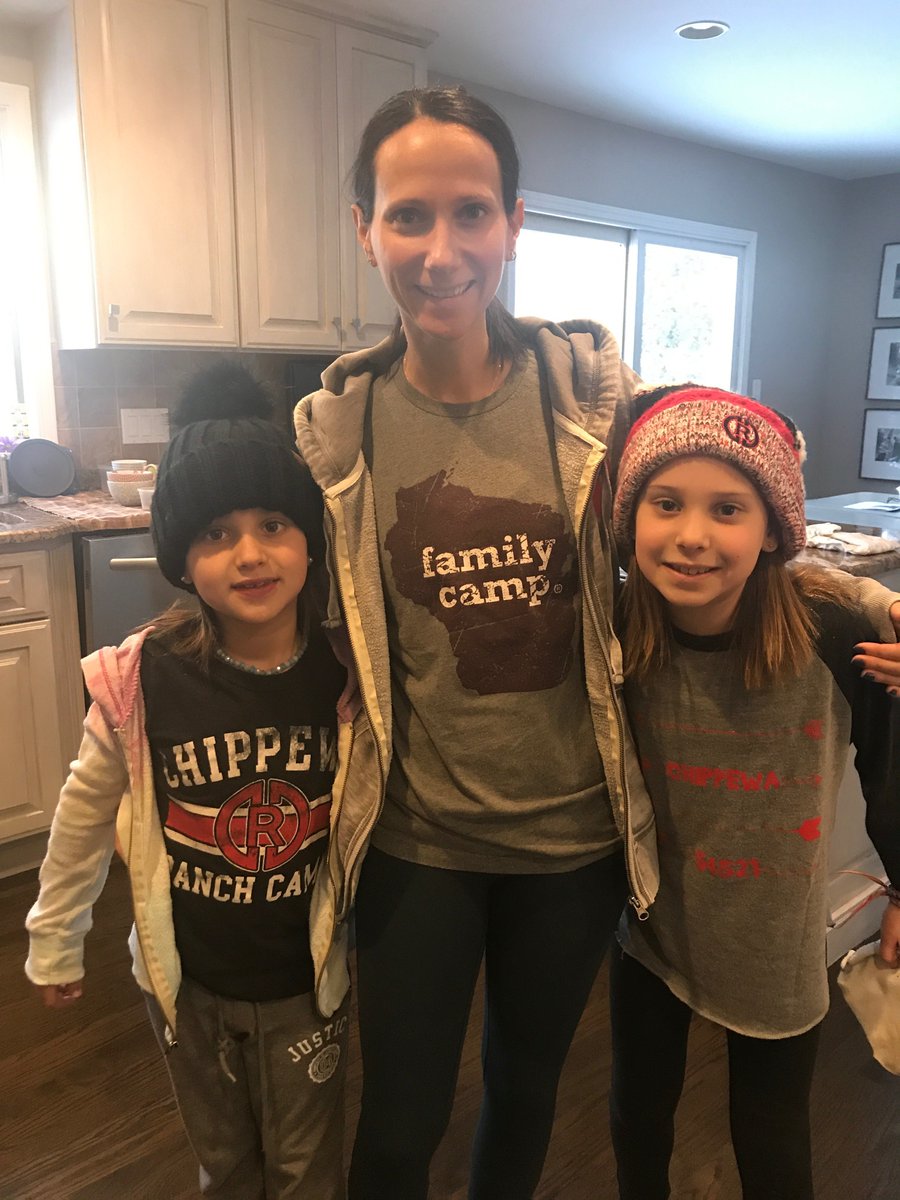 ChippewaSari's tweet photo. Happy #InternationalChippyApparelDay from these cute Chippy families!  Enjoy your ICAD holiday and please share pictures of your celebration! https://t.co/rUrgMIuRGu