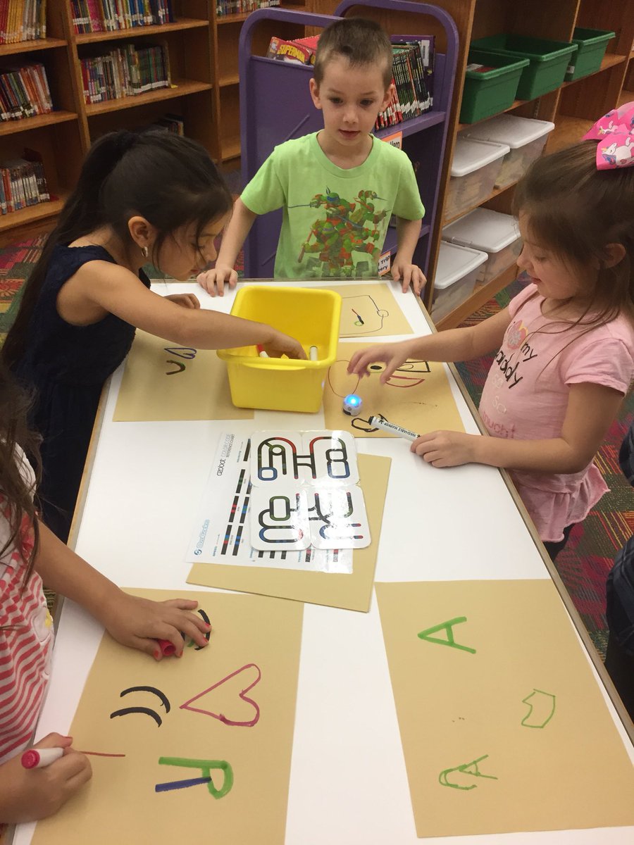 renea_bufkin's tweet photo. Ozobots with Kindergarten students!  Fun in the library! #buzzpeavy #buzzHISD #makerspaces https://t.co/A8rkxhcSXO
