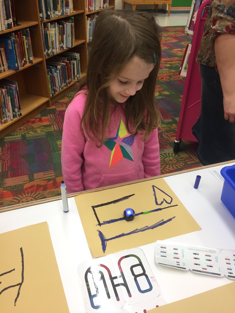 renea_bufkin's tweet photo. Ozobots with Kindergarten students!  Fun in the library! #buzzpeavy #buzzHISD #makerspaces https://t.co/A8rkxhcSXO