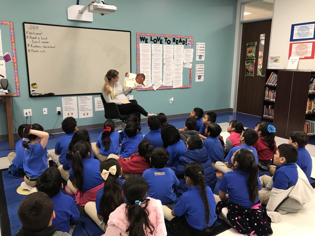 mrsgarcia1688's tweet photo. Listen for kind and unkind words in the story. How will he act with the kids who were unkind? #chocolateme #kippatx #kacdjoy #kipp #cupcakesforall @ampatterson27 @kellycdoyle https://t.co/hPiqO4cakb