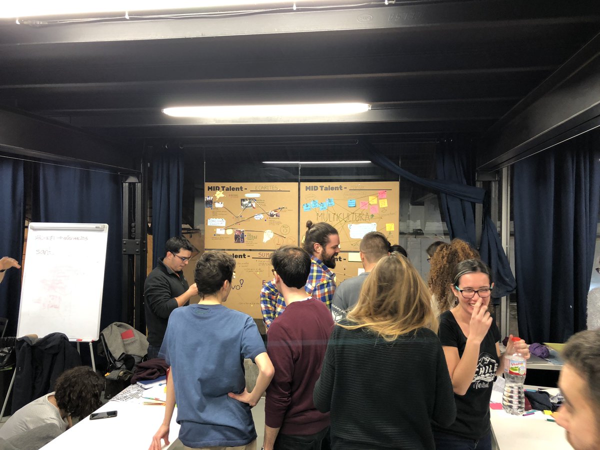 MIDbarcelona's tweet photo. Els joves emprenedors i emprenedores del #MIDtalent ja han començar a desenvolupar 4 projectes que poden solucionar un dels grans reptes actuals: el malbaratament d’aliments. Ahir va tocar #bodyintelligence #tendències #brainstorming #coachgrupal i el taller al l' @IAAC! Seguim! https://t.co/JsaF2U5hmK