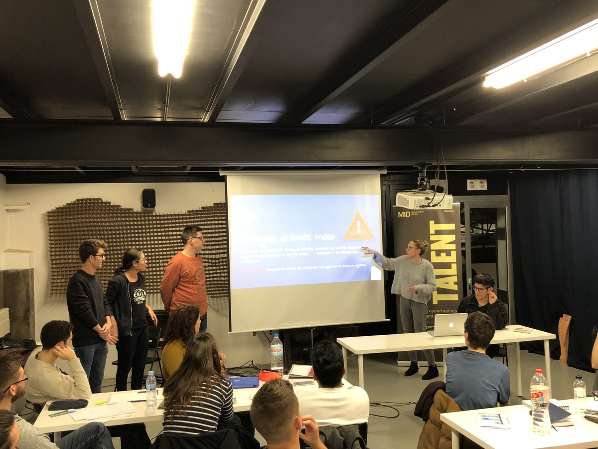 MIDbarcelona's tweet photo. Els joves emprenedors i emprenedores del #MIDtalent ja han començar a desenvolupar 4 projectes que poden solucionar un dels grans reptes actuals: el malbaratament d’aliments. Ahir va tocar #bodyintelligence #tendències #brainstorming #coachgrupal i el taller al l' @IAAC! Seguim! https://t.co/JsaF2U5hmK