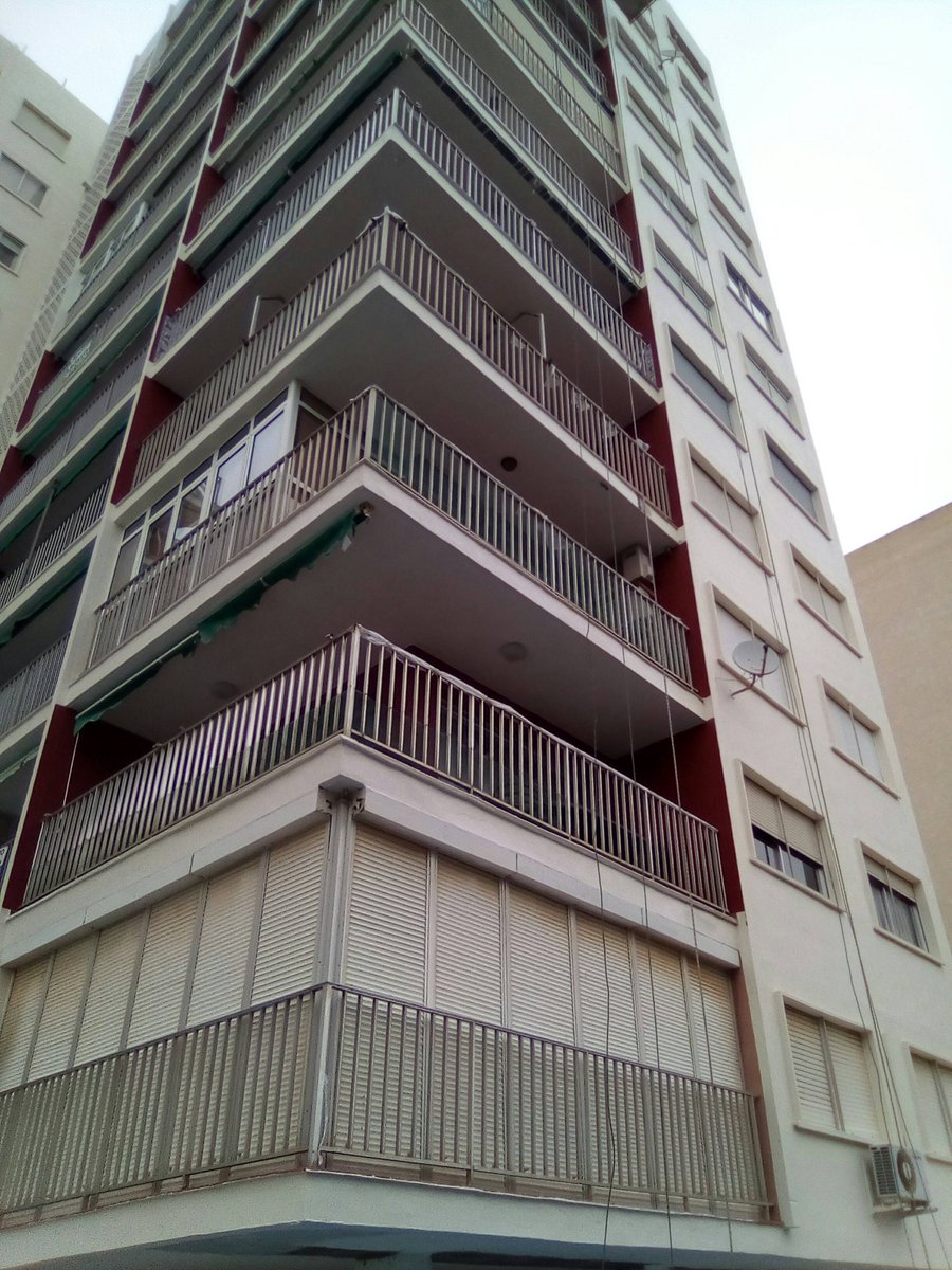 Rehabilitación y pintura fachada en complejo de El saler, mediante andamios colgantes #colgante #rehabilitacion #pintura #fachadas #parex #elsaler <a href="/parexgroup/">Parex Group</a> <a href="/parexgerardsaiz/">Gerardo Saiz</a> @CAATValencia <a href="/CAFValencia/">CAF Valencia-Castellón</a>