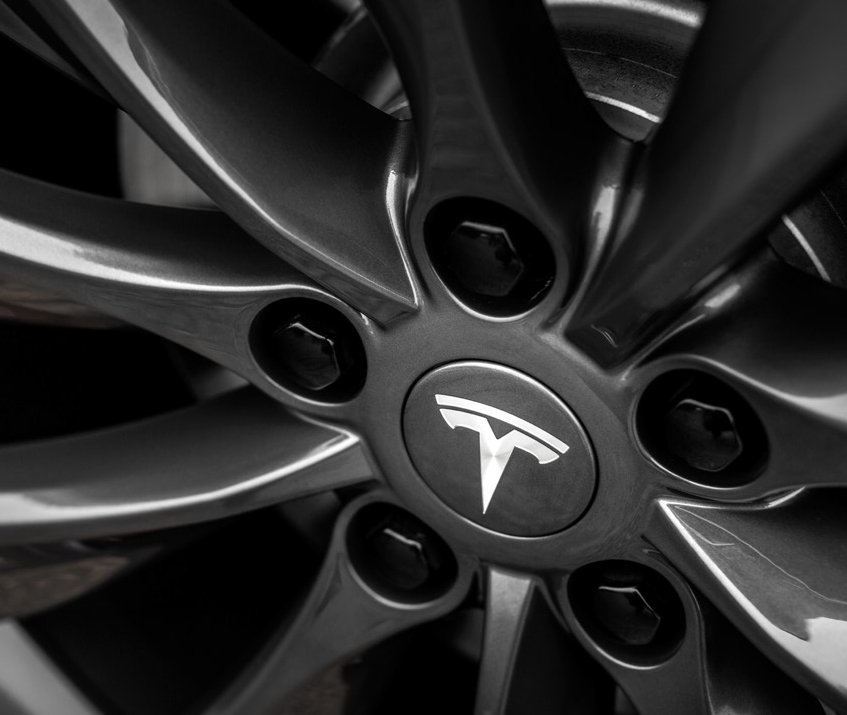 MTower_Boston's tweet photo. @Tesla is returning to Millennium Tower to share the latest on their sustainable technology, innovation, and secret master plan. 

https://t.co/oqZYKC51wP https://t.co/SWEWAK0AEf
