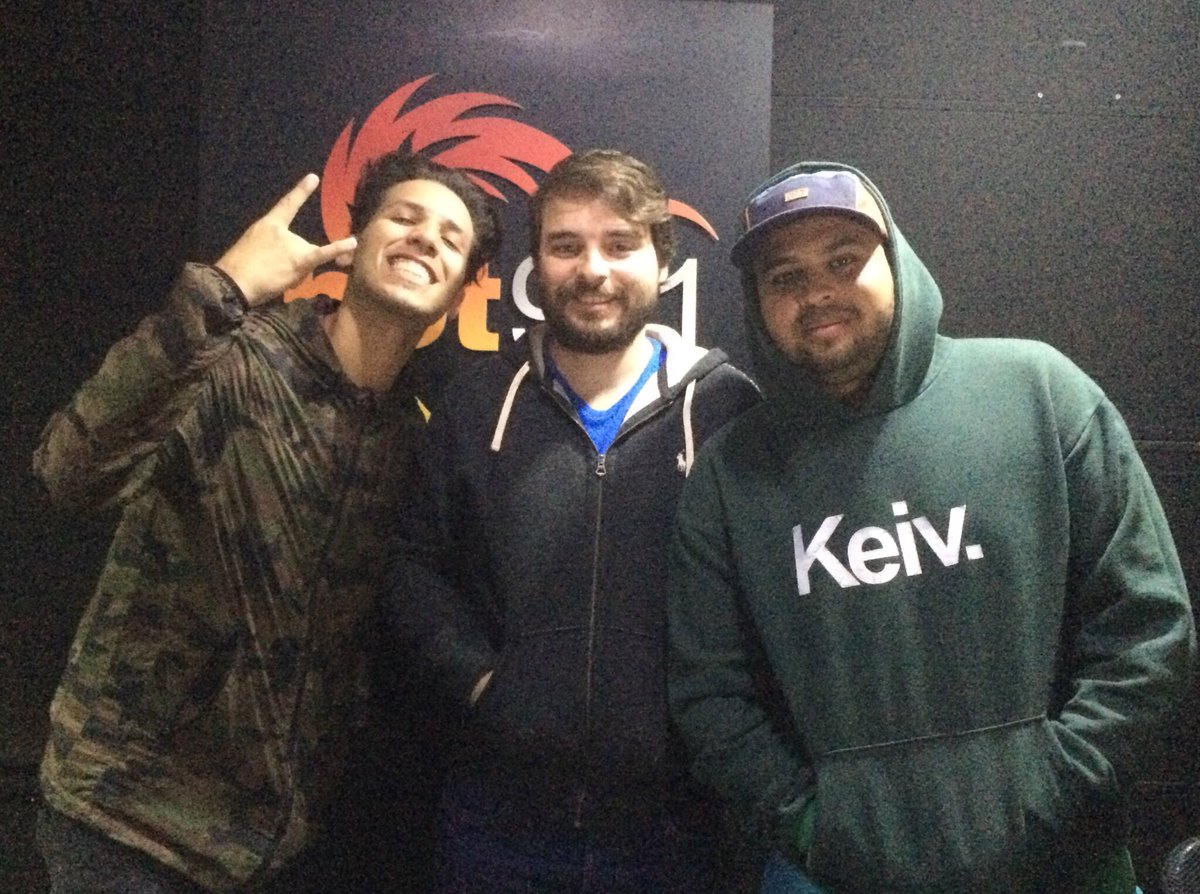 Hoy estuvimos con el CEO de <a href="/CusicaVzla/">Cusica</a> y estamos pensando seriamente en ir a un jueves de rock karaoke, será que vamos ?🤔🤘🏼#LBM #yeyeyeah