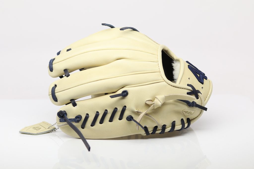 44 Baseball Gloves on Twitter "Clean Blonde and Navy Signature Series