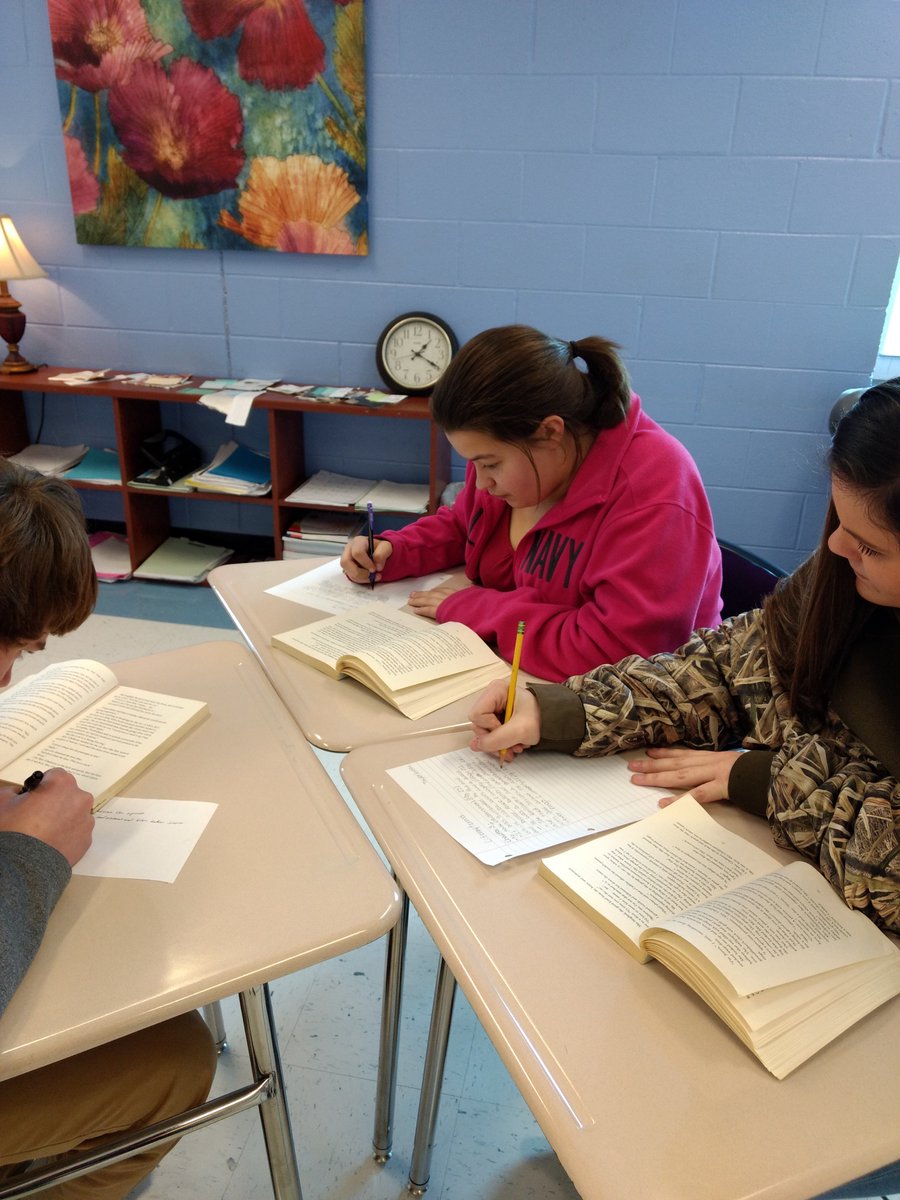 EsmithAHS's tweet photo. Finding examples of literary devices in a story
#ahsliteracy
#engagement https://t.co/p6jLKkEWQG
