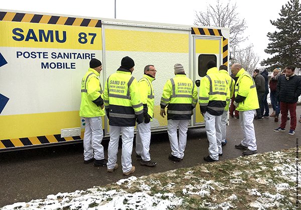 CHULimoges's tweet photo. Démonstration du camion porte-berce par les ambulanciers du #SAMU87 , disposif unique en France aux élèves de l’#IFA du #CHULimoges 👉 https://t.co/8QN58IwO4i
@NvelleAquitaine @ARS_NAquit @RESEAUCHU #CHU_de_Limoges https://t.co/oruoygwfSa