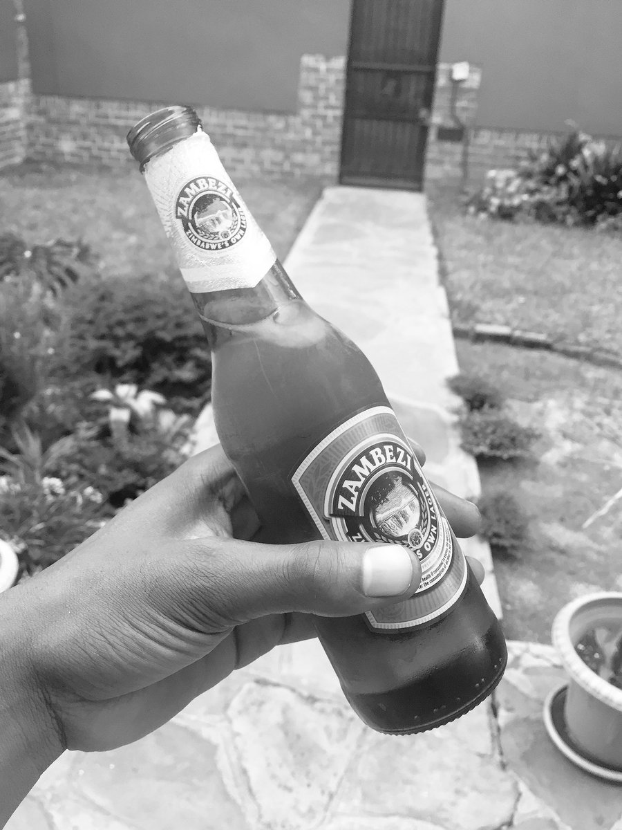 TehnDiamond's tweet photo. Mine’s better than yours 😝

#ZambeziLager 
#TheViewIsBetter 

@Zambezi_Lager I’m ready for my own mini stream of barely, hops and water flowing through my home. Make it happen 😩😩😩🙏🏾😇 https://t.co/L0IS7WbgY8