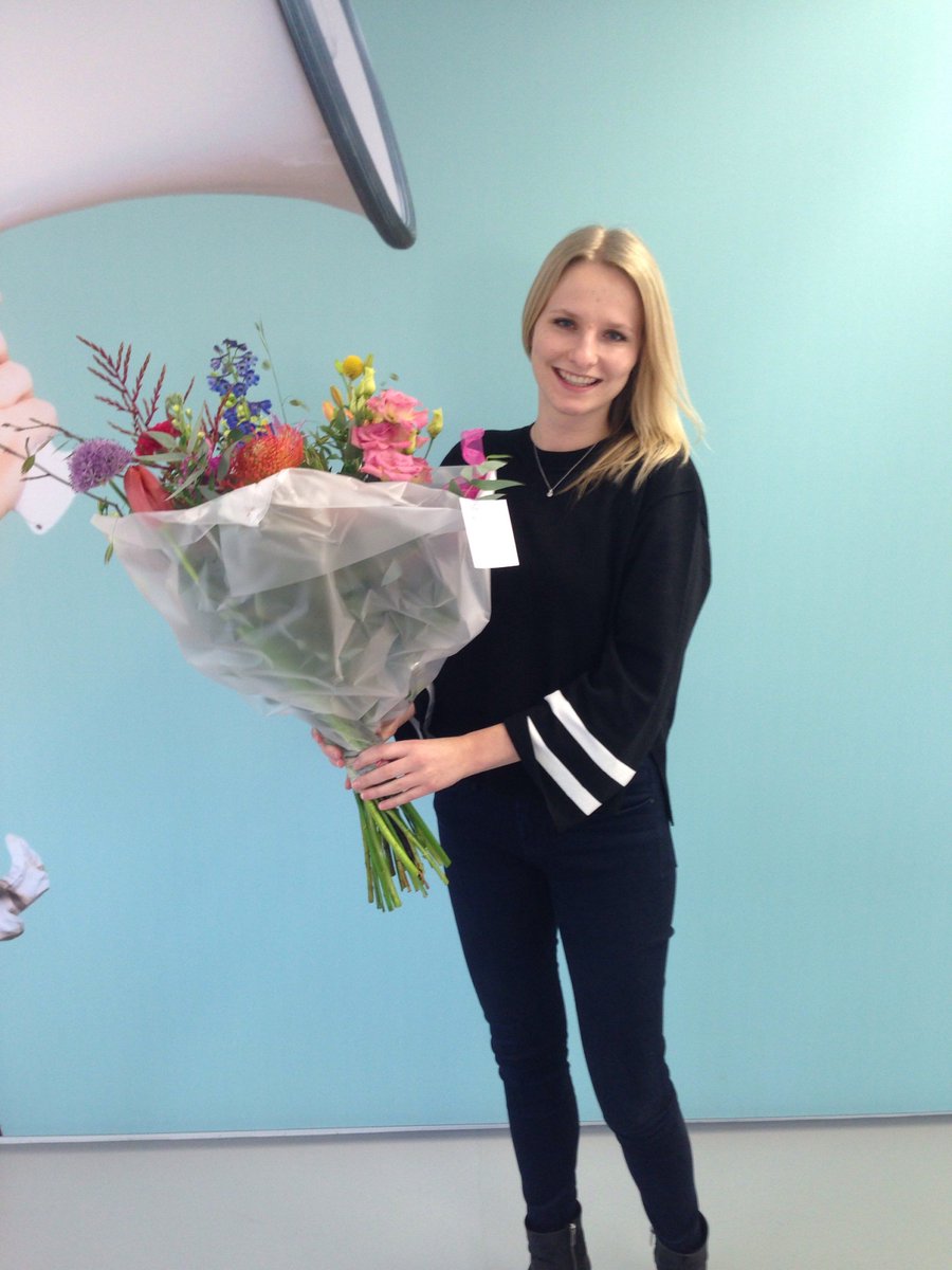 Marcommit's tweet image. Deze maand wordt ons team niet door één, maar door twee werknemers versterkt! Onze nieuwste aanwinst is Annelies. Welkom in het team! #nieuwemedewerker #marcommit