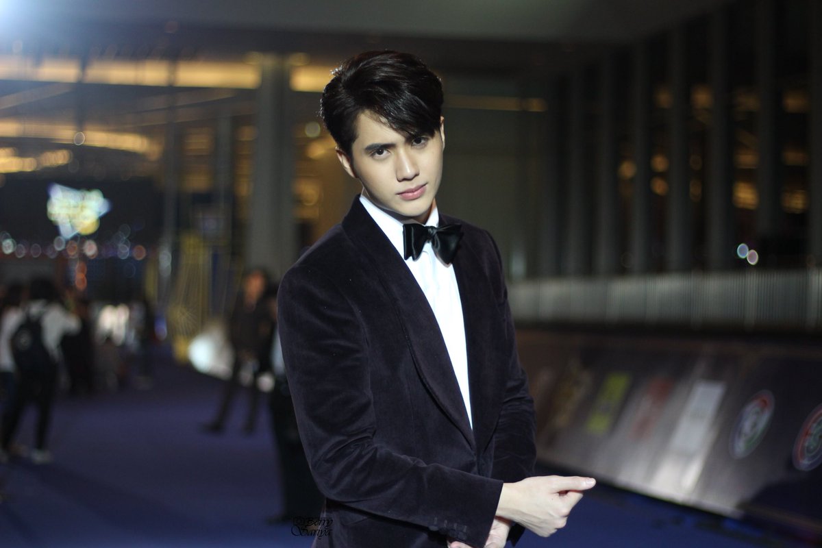 berrypiggy's tweet photo. สายตารูปนี้คือไม่ไหวแล้ว หล่อละลายมากๆ #inpitar #vicbig3_2018 #ChulaCuteBoy https://t.co/5bWQDWob0Y