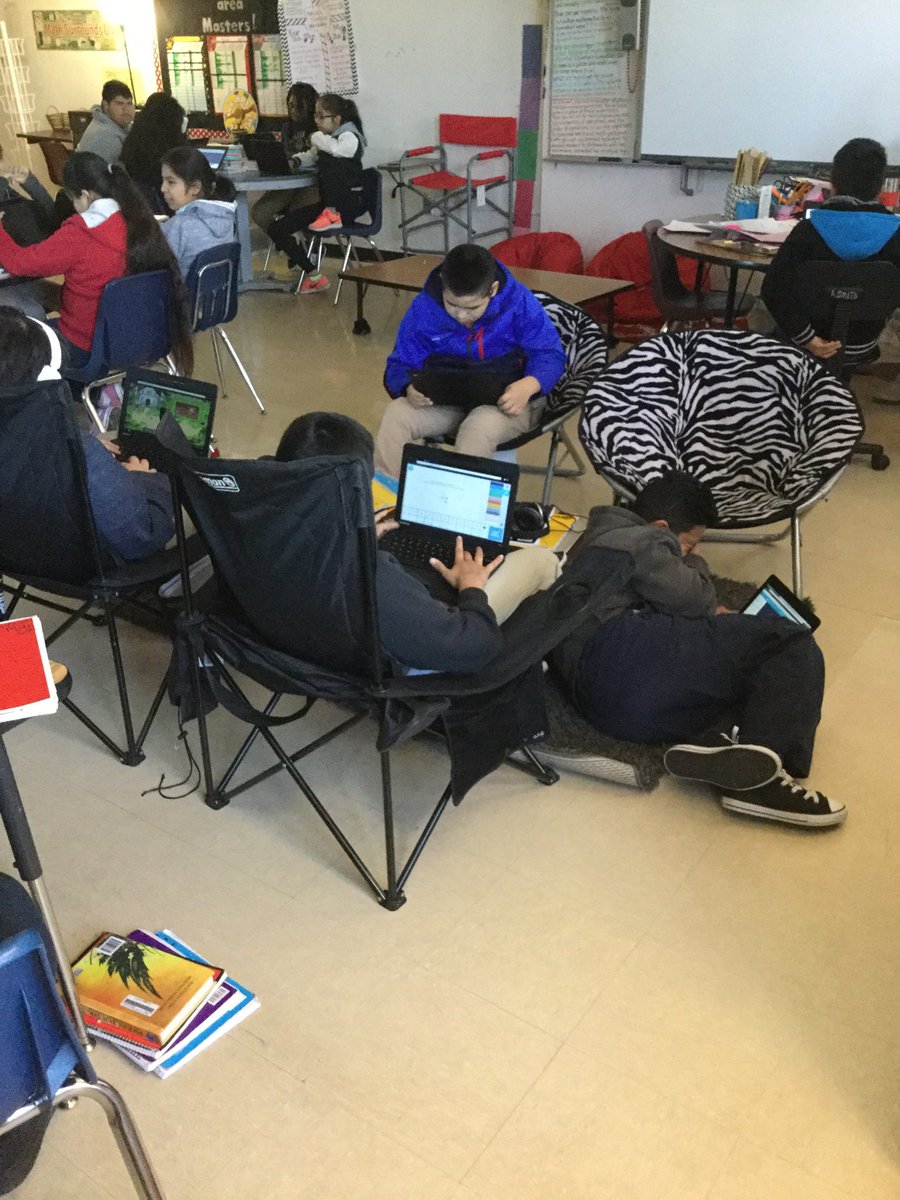 MGreenEDU's tweet photo. I spy #flexibleseating at @jacksonenterokc 6th grade! #summitlearning https://t.co/kdwGeX9suu