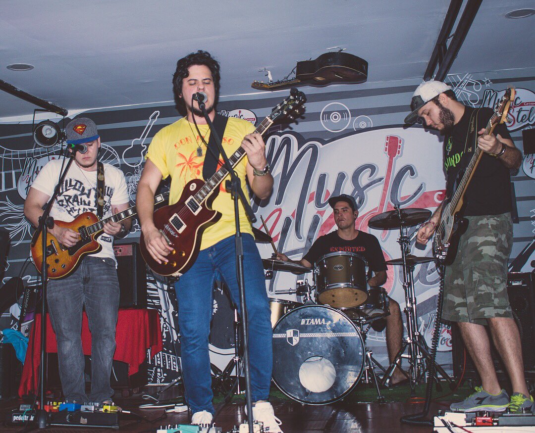 DelAbsurdoRock's tweet photo. ¡Gracias Cartagena por este fin de semana cargado de #AbsurdoRock! ¡La pasamos increíble en @hardrockcart y Music Hostel con todos ustedes!
¡Barranquilla! Nos vemos el próximo sábado a las 4.30 en la tarima de Baila a la Calle en un show sin precedentes. 🤘🏻🔥 https://t.co/dPTw6reb1c