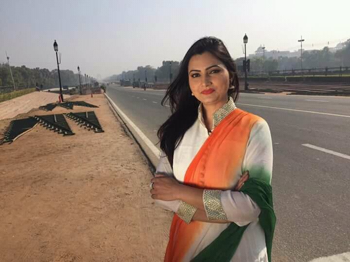 suraj_2812's tweet photo. कई चेहरे लेकर लोग यहाँ जिया करते हैं ,
हम तो बस एक ही चेहरे से प्यार करते हैं ,
ना छुपाया करो तुम इस चेहरे को,
क्योंकि हम इसे देख के ही जिया करते हैं😍😍😘😍😍 @chitraaum https://t.co/xBMhd74pbk