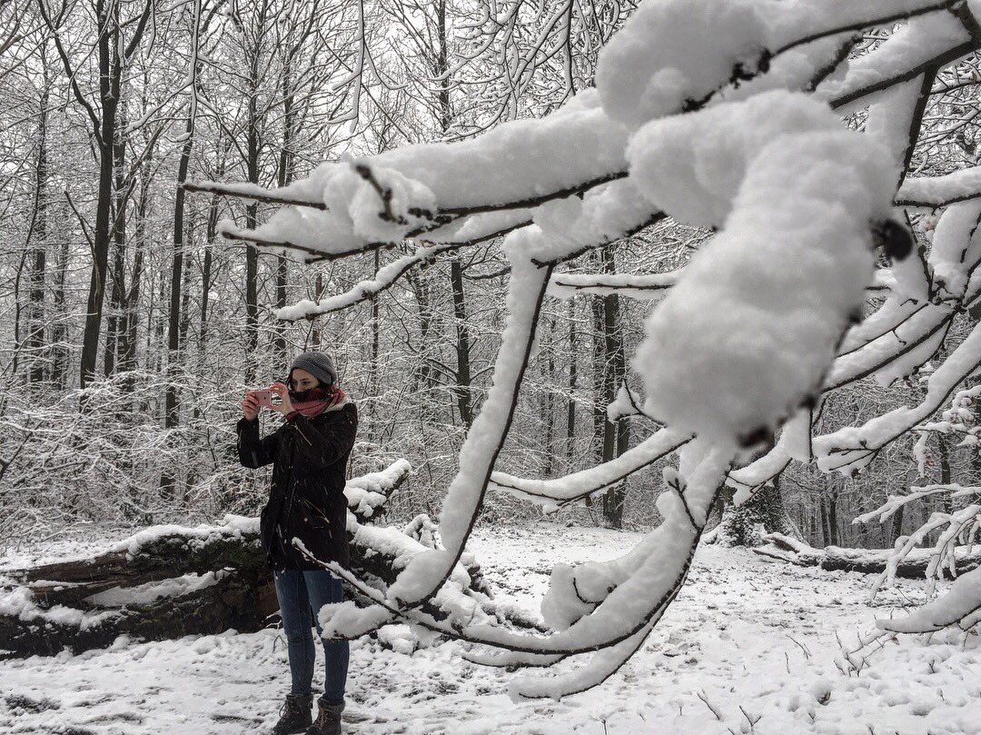 _AnneCharlotteM's tweet photo. Comme une enfant qui découvre la neige 😁👧🏻⛄️❄️ https://t.co/mELaaPcWFd