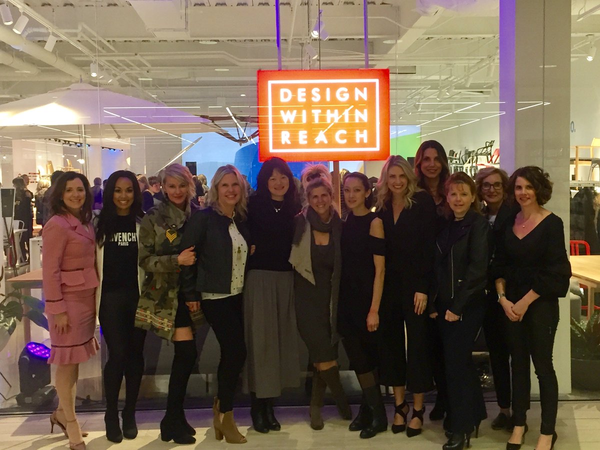 DoctorJenn_HPS's tweet photo. The entire crew gathered to support Off The Field Players' Wives and raise money for charities! We met a lot of ladies who work tirelessly to promote women's issues. So much fun! A special thanks to #Alastin and #Geneveve for their support of our practice and #OTFSB52 https://t.co/H7LX5bSQTQ