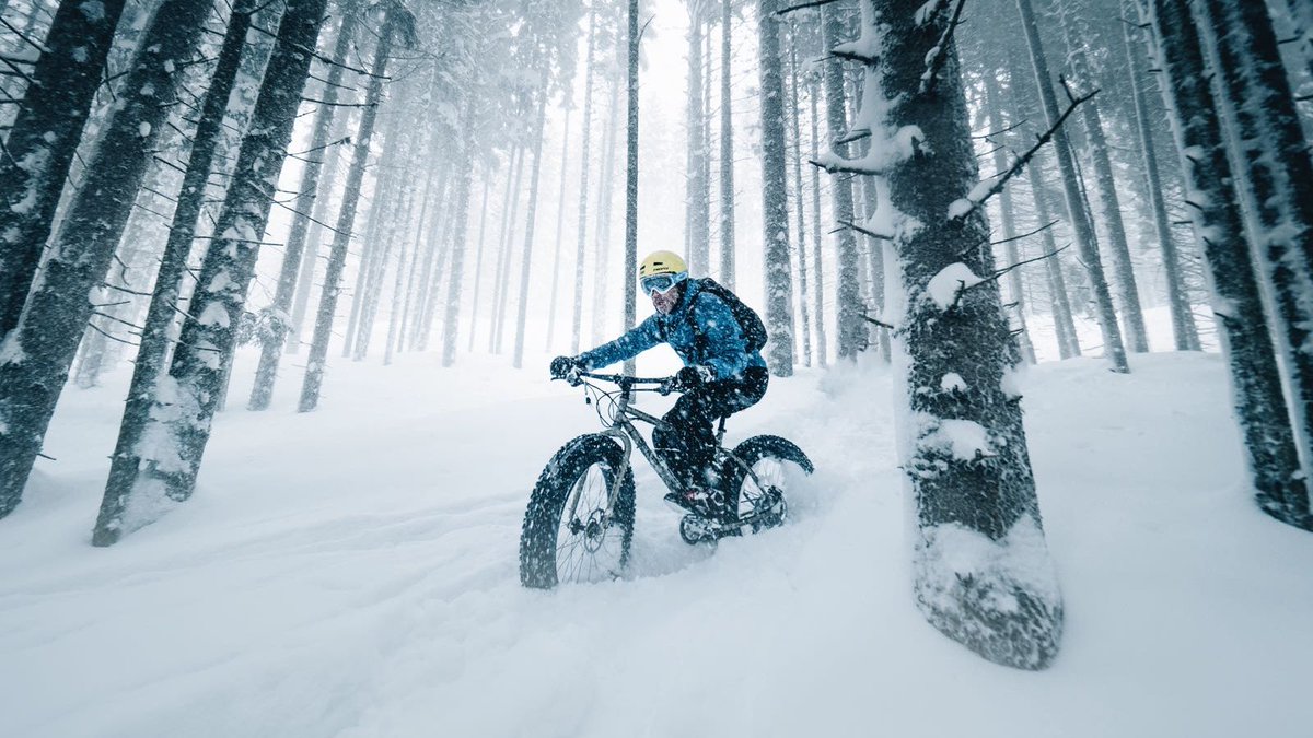 Powderspass mit dem #fatbike auf Pischa <a href="/DavosKlosters/">Davos Klosters 💛💙</a> mountainbiker.ch/information/mi…