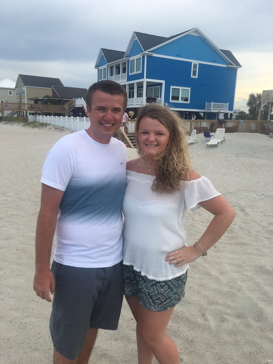 libbylu082's tweet photo. Happy birthday @joshmeece 🎉 love you! ❤️❤️❤️ https://t.co/MrYuavGaPQ