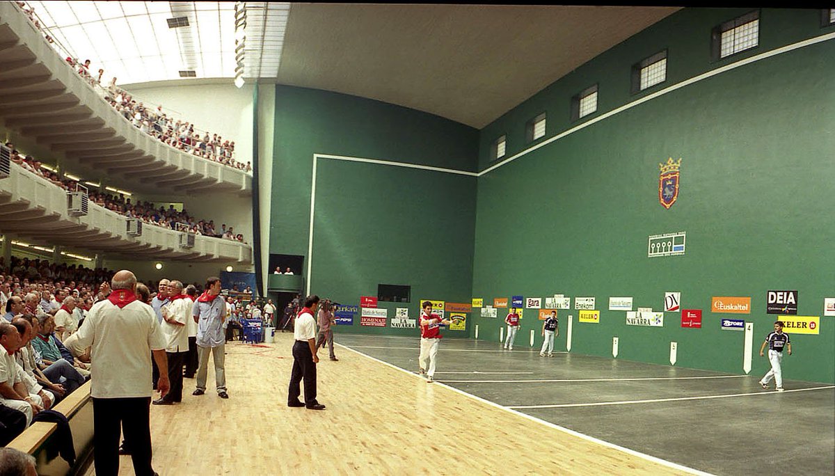 ZOZKETA Iruñean 2018/02/10eko jaialdirako sarrera bikoitz bat Egin RT🔁, gu jarraitu eta lor dezakezu. 2018/02/9an bukatuko da promozioa #euskalpilota