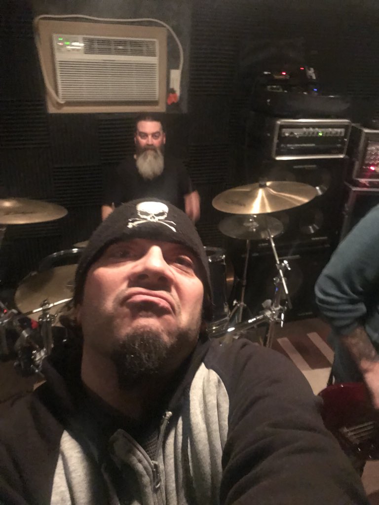 DespyreInfo's tweet photo. Getting ready to kick ass !!! Who dat !!!! Behind the kit !!!!#despyre #numusic#joeyz #metal https://t.co/vZRfdkxXbm