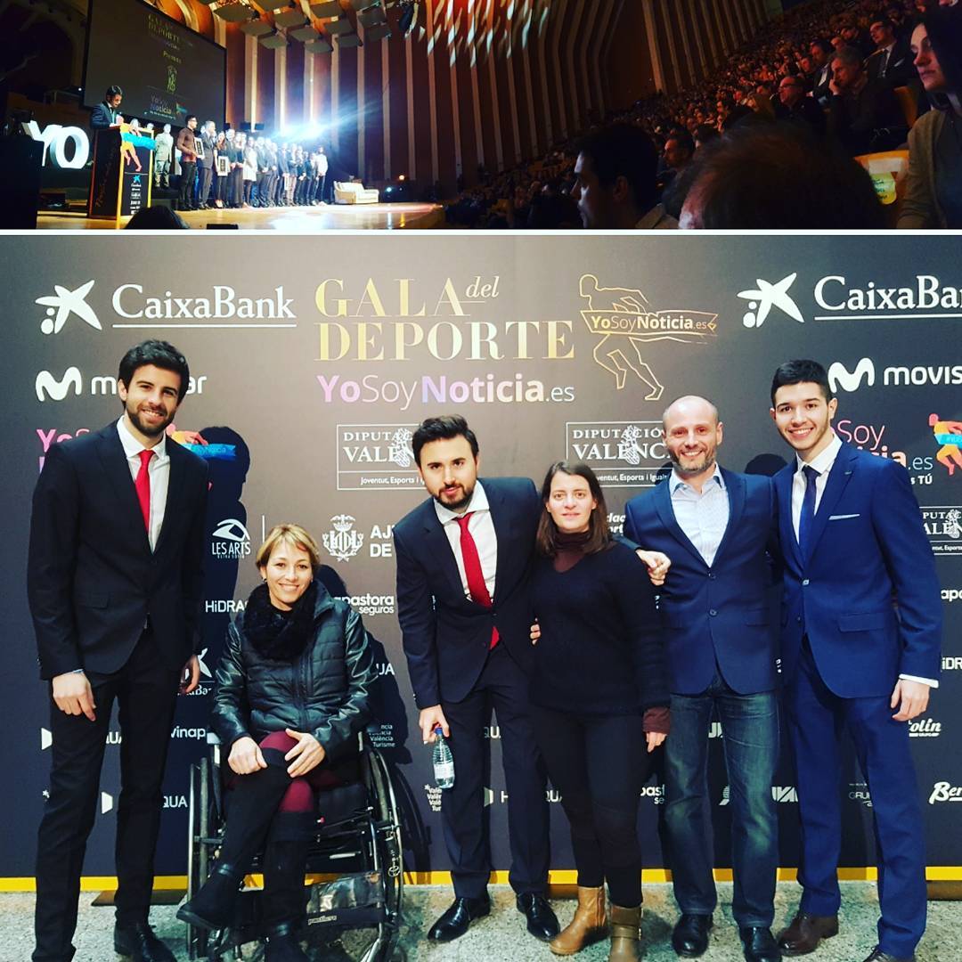 Unlimitedwheel's tweet photo. Ayer el equipo de Unlimited Wheels, impulsando el ciclismo adaptado, en la Gala del Deporte de @yosoynoticiaADV. Enhorabuena a los premiados y a todos los deportistas! 😎💪🔝#galaysn2018 #nuestrametaerestu #CreamosMundo #deporte #sport #esport #superacion #campeones https://t.co/6oJlfx8G19