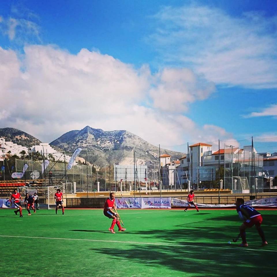 Ministerio del Deporte (@mindepchile) on Twitter photo ¡Preparan el 2018! La selección chilena masculina de hockey césped 🇨🇱🏑 se encuentra en Málaga 🇪🇸 preparando la actual temporada y comenzó a disputar una serie de amistosos / El primer duelo ante Estados Unidos 🇺🇸 fue derrota por 3-5 📸: <a href="/ChileHockeyV/">Chile Hockey Varones</a> ¡Preparan el 2018! La selección chilena masculina de hockey césped 🇨🇱🏑 se encuentra en Málaga 🇪🇸 preparando la actual temporada y comenzó a disputar una serie de amistosos / El primer duelo ante Estados Unidos 🇺🇸 fue derrota por 3-5 📸: <a href="/ChileHockeyV/">Chile Hockey Varones</a>