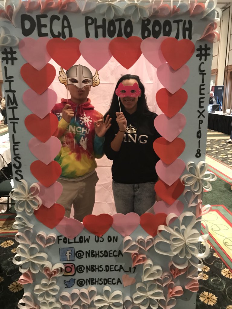 sherrillmoraven's tweet photo. CTE photo booth was enjoyed by students and faculty! DECA Club you Rock! #CTE-DECA #hmscareerfinders https://t.co/dXfDldEEvX