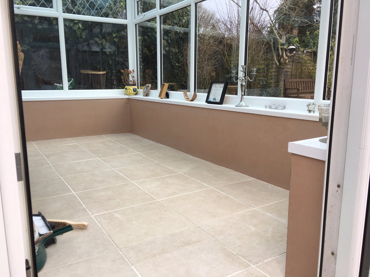 JFranPlastering's tweet photo. At the start of today this was brickwork in this conservatory. Plasterboarded and then skimmed with a great finish for none other than the legend Tony Kinsella. All the best to him, Glen and the boys of @leistonfc tonight in the premier cup ⚽️👊🏻 #jobdone https://t.co/SFXU7PvpVd