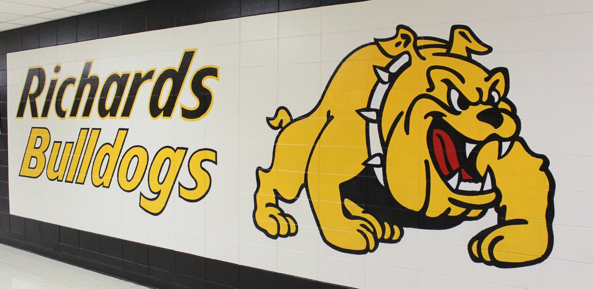 BulldogsHLR's tweet photo. THX @OakLawnPatch for allowing us to celebrate the Bulldogs who qualified for High Honors for first semester:

https://t.co/sv3uDrosVJ

@HLR_Ideas @bulldogg_nation @THErhsBulldog @Bulldog_Nationn https://t.co/eOIZ97IxBn