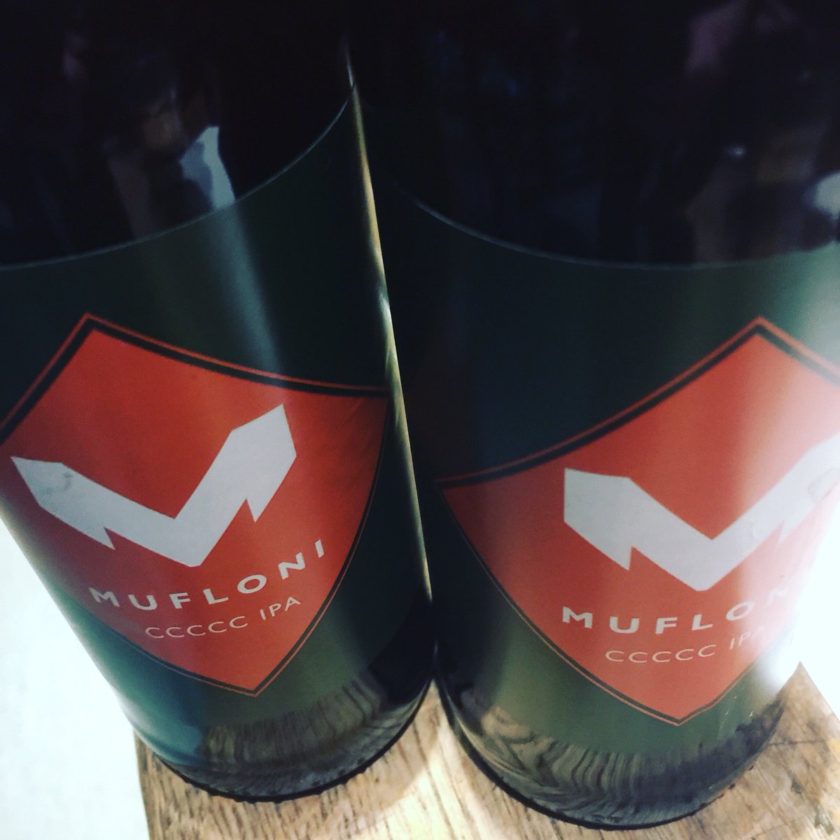 Suoraan panimolta, tänään pullotettua Mufloni CCCCC IPA:a. Paikanpäällä juotavaksi tai vaikka kotiin. #Mufloni #CCCCC #olut