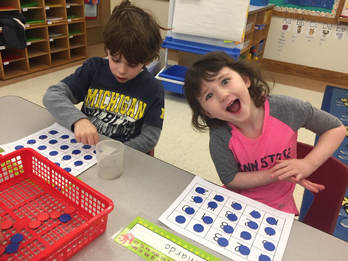 KeahLarsen's tweet photo. The arrival of new math manipulatives equals new math games! We are becoming experts on numbers to 20.  Our favorite was Beat The Clock...#FoxMeadowPride https://t.co/p61v3S8Pq4