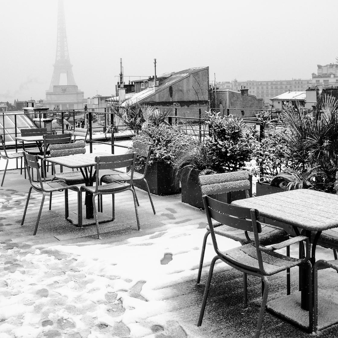 lascau3_0's tweet photo. Jour 1
7 jours, 7 photos Noir &amp; Blanc de ma vie quotidienne. Pas de gens que l'on connaît, pas d’explication ; c'est beau les réseaux sociaux. Défier quelqu’un de nouveau chaque jour. 
Défié par @VassiliouMM et Défie @JPtomsZ #paris #snow #groupeonepoint https://t.co/9ZkyYuy8UE