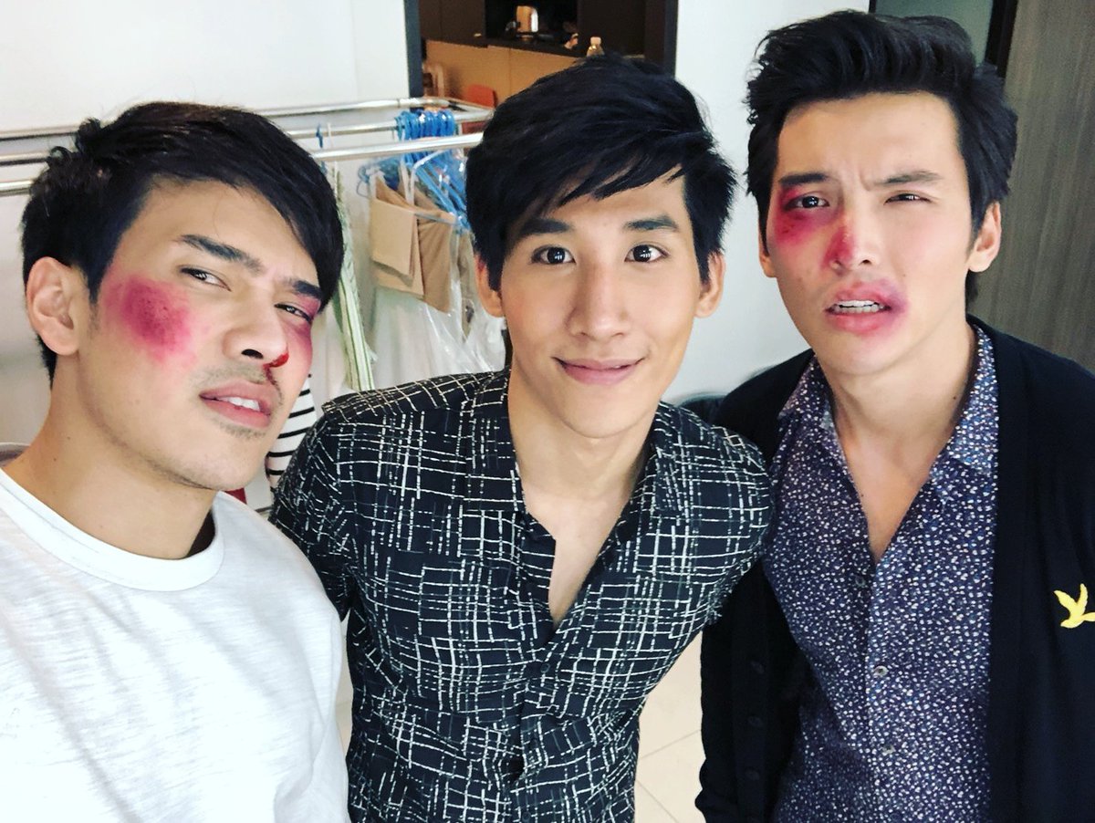 MSoising's tweet photo. After Fighting Sence! When A-Manod's Family Attacked on Chanel One Sitcoms. #เสือชะนีเก้ง #OneHD31 #SitComs #ThaiTV #Actor #AsiaActor #ThaiActor #Model #MaleModel #AsiaMaleModel #ThaiMaleModel #ManodFamily https://t.co/vWSJ4bFbnP