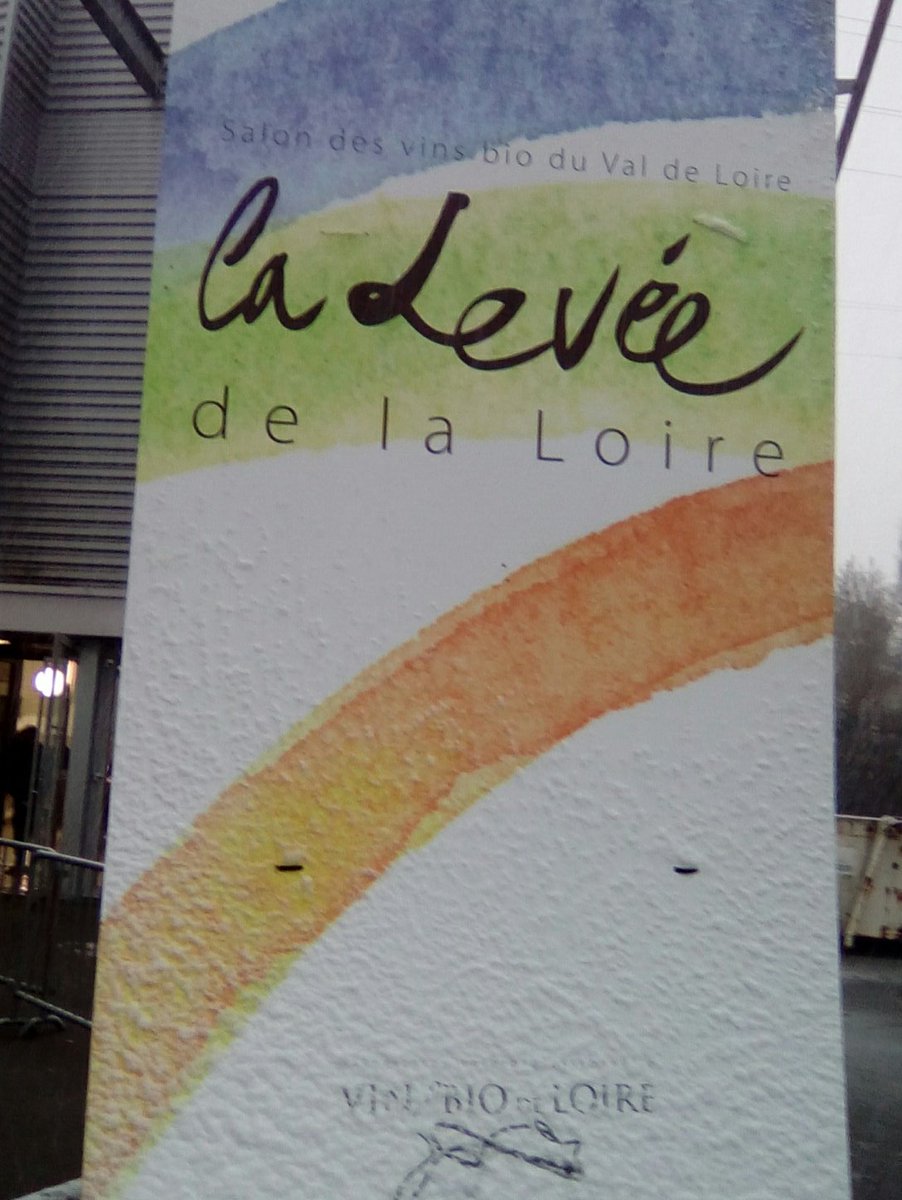 DomaeVincendeau's tweet photo. #Bonus ⏳à qq minutes de la fin de ce beau double salon @leveedelaloire /#SVL18 : Merci à tous les organisateurs, clients venus des 4 coins du 🌎, collègues et équipes support (dont - crucial - la restauration 🍒🐟) @CAB_BIO_PDL @angers_tourisme @FRVILOIRE #FVAS https://t.co/ge7CR6oUmX