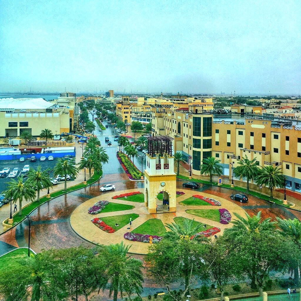 مدينة الجبيل من أكبر المدن الصناعية في المملكة العربية السعودية تقع في المنطقة الشرقية من السعودية و يقدر سكان الجبيل بأكثر من 300 الف نسمة وتقسم الجبيل إلى قسمين البلد حيث هو مركز المدينة و سكن اهالي الجبيل و القسم الصناعي المعروف باسم (الهيئة الملكية) التي تضم المصانع الكبيرة .