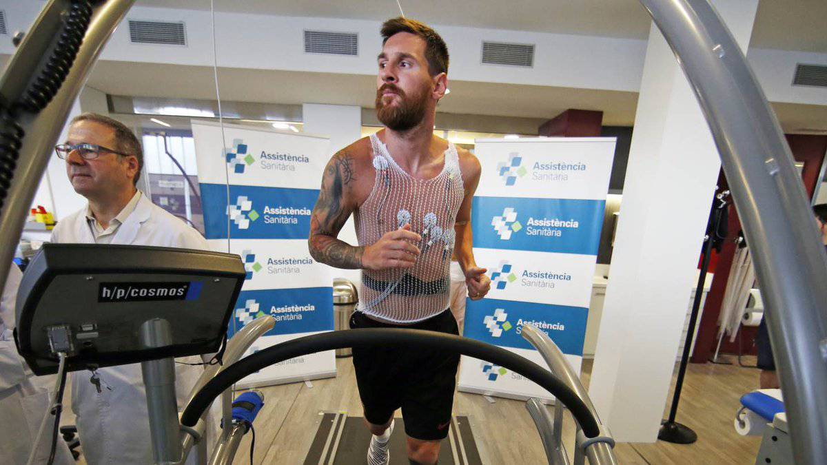 calleGerardo's tweet photo. Propongo a @FEFecuador que cree el "REQUISITO JOAO PAREDES", en honor al jugador del Delfín que tendrá que dejar el fútbol por problemas cardiacos.

Que FEF obligue a clubes de A y B a presentar en enero exámenes COMPLETOS, incluye electrocardiograma y prueba de esfuerzo. https://t.co/jE36n3lEeX