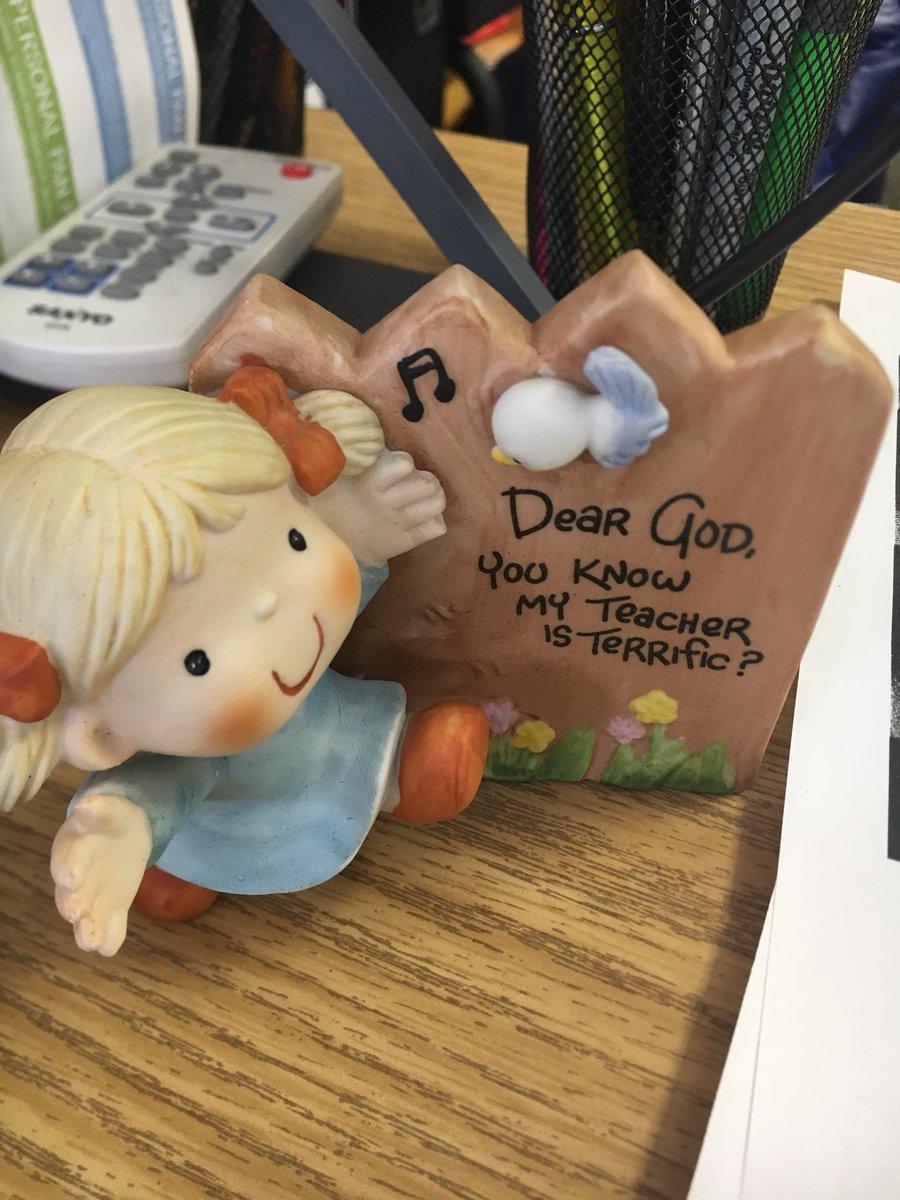 RP_Tharp's tweet photo. Received this gift from a student this morning. It just made my day!💛#lovewhatyoudo https://t.co/sL7mjgn4ds