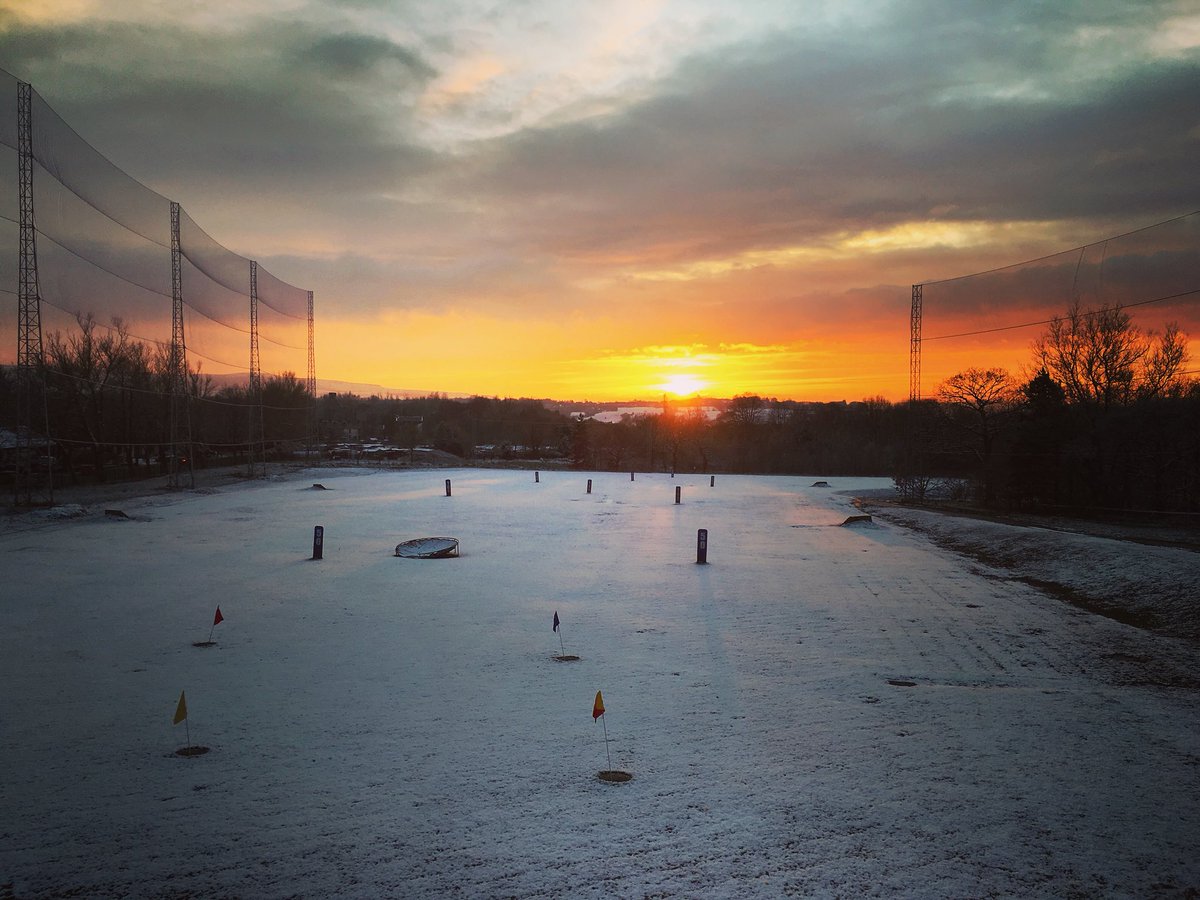 JGoddardGolf's tweet photo. Big thank you to those that have still traveled over to have their lessons with me, at the Quest Academy today despite the snow ⛄️ #scenic #winteryscene #golf #lovegolf #golfcoach #golfpro https://t.co/Q5wEgm8Upp