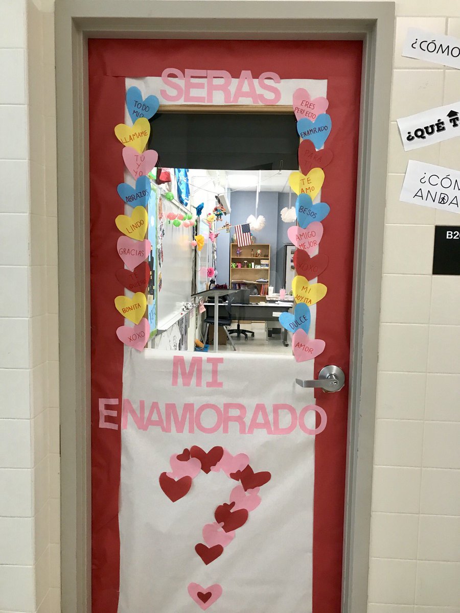 MsBrownOHSFCPS's tweet photo. Thank you @claytonwholmes and @jillianj0hns0n the #diadeamistad door looks amazing! https://t.co/n98S8osdgV