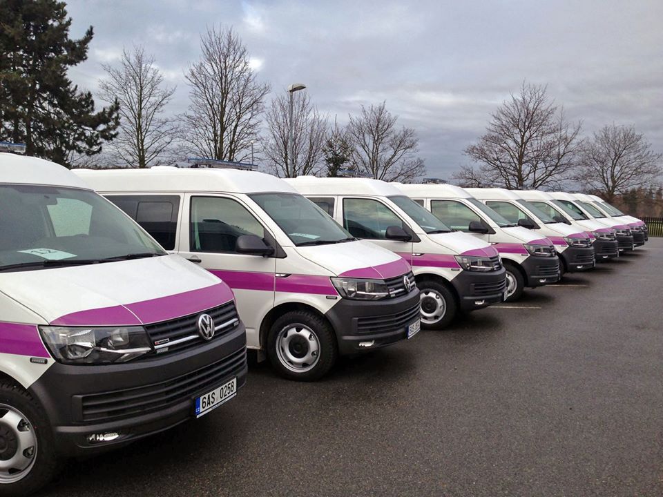 VWFS_CZ's tweet image. Vězeňské službě České republiky jsme předali dvacet eskortních vozů Volkswagen Transporter 2.0 TSI 4MOTION DSG. Přestavba Transporteru na malé eskortní vozidlo vychází ze skříňové verze s celkovou hmotností 3200 kg, dlouhým rozvorem a středně vysokou střechou. #vwfs #vw #uzitkove