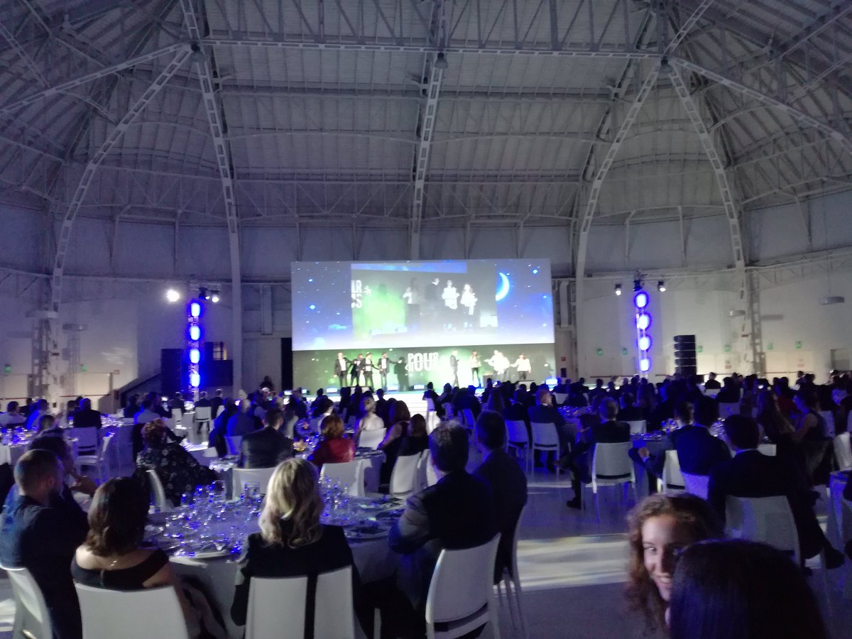 fabro72's tweet photo. Si va in scena #leasingthefuture https://t.co/FrbT4m81eG