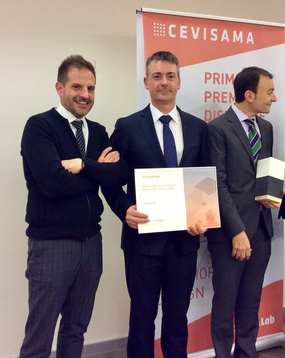 epmediterraneo's tweet photo. #Newker se lleva el Premio en diseño de interiores al mejor stand de #Cevisama18 📸
Han recogido el premio José Luis Pedros y Alfonso Edo ¡Enhorabuena! #MedCevisama18 https://t.co/ESsc8NbrPy