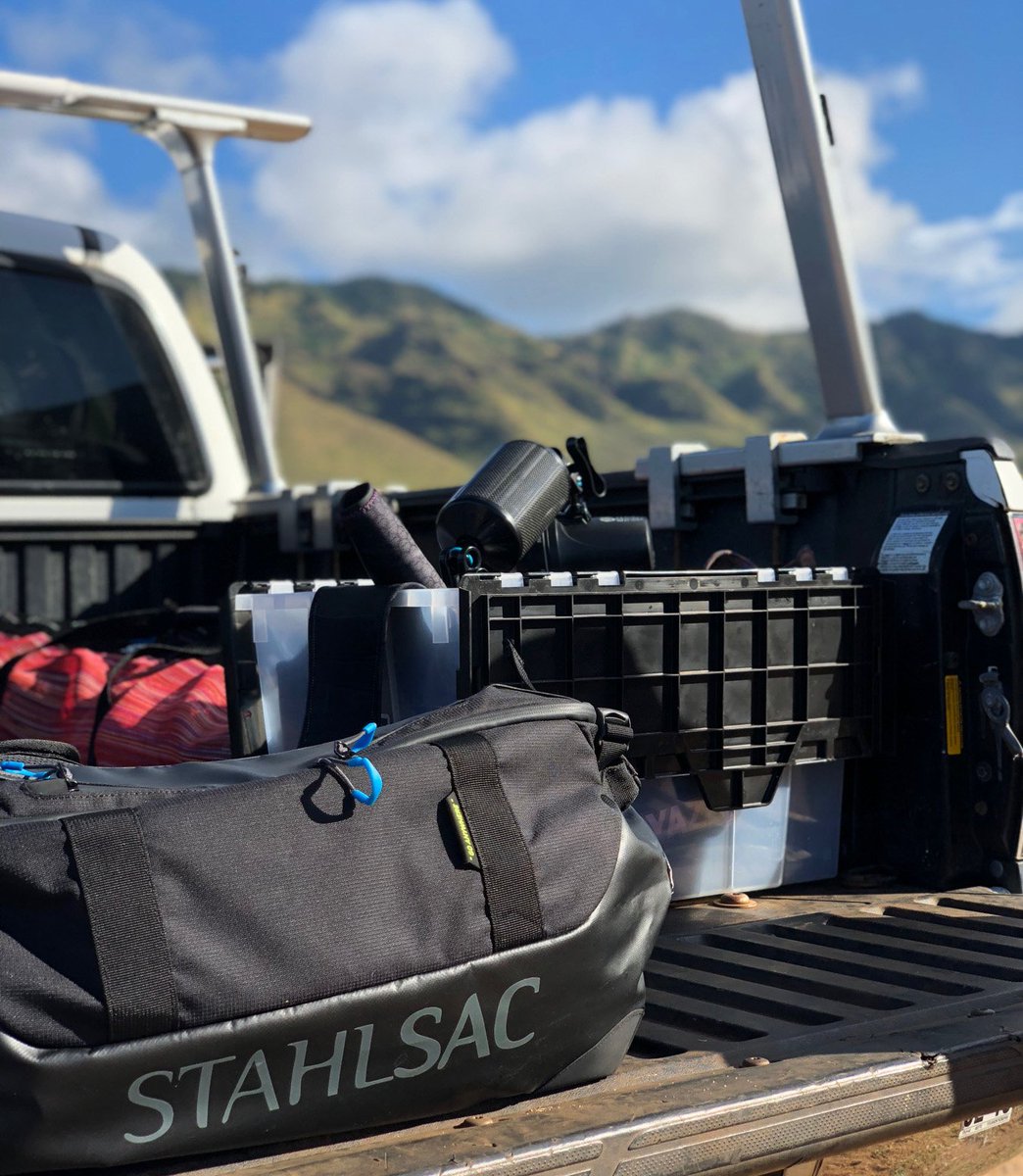 Stahlsac's tweet photo. Stahlsac Ambassador JUSTIN DAVID pulling up to the dive site with his Steel Duffel, which features separate Wet/Dry Storage compartments. #GoAnywhere #SteelLine
Learn more - https://t.co/OHj1q11npv https://t.co/vu79xrMDQn